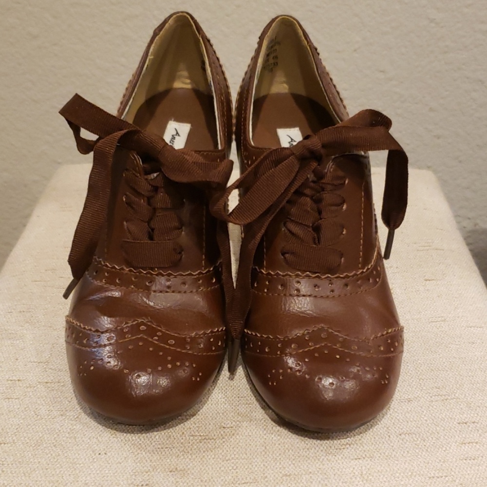 American Eagle Oxford Heels